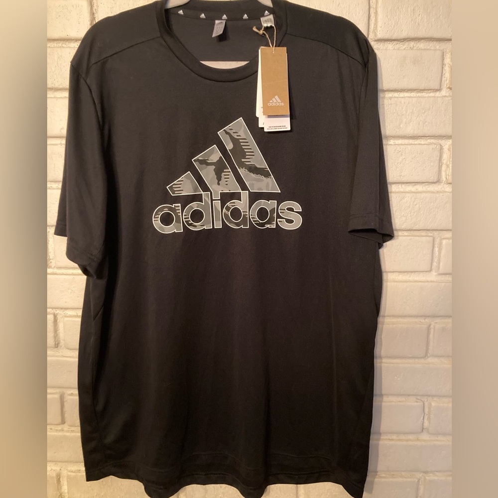 NWT-Adidas Aeroready performance tee